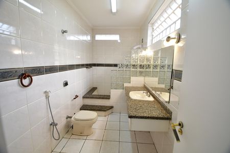 Banheiro Suíte de casa para alugar com 4 quartos, 400m² em Jardim Chapadão, Campinas