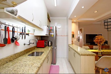 Cozinha de apartamento à venda com 3 quartos, 142m² em São João, Porto Alegre