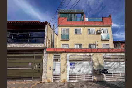 Apartamento para alugar com 40m², 2 quartos e 1 vaga Apartamento para alugar com 40m², 2 quartos e 1 vagaFachada