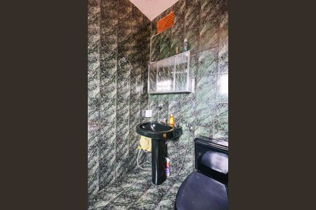 Banheiro da Suíte de casa para alugar com 3 quartos, 264m² em Jardim Record, Taboão da Serra