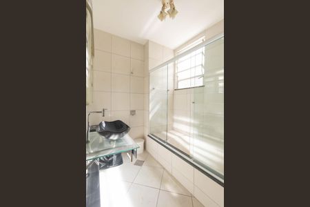 Banheiro de apartamento para alugar com 2 quartos, 80m² em Raul Veiga, São Gonçalo