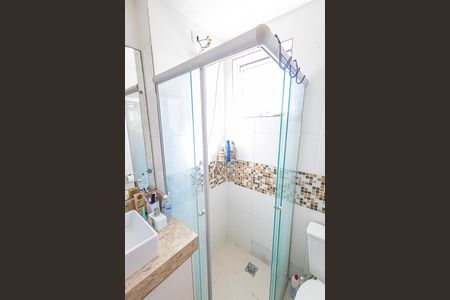 Banheiro de apartamento à venda com 2 quartos, 52m² em Minaslandia, Belo Horizonte