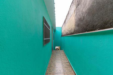 Corredor Externo de casa para alugar com 2 quartos, 140m² em Cidade São Mateus, São Paulo