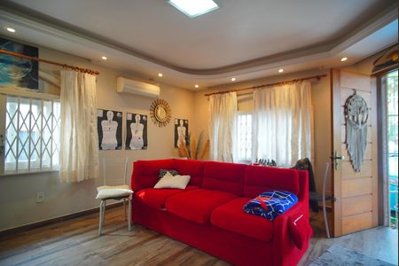 Casa à venda com 3 quartos, 250m² em Vila Ipiranga, Porto Alegre