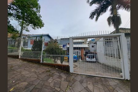Fachada da Casa de casa à venda com 3 quartos, 250m² em Vila Ipiranga, Porto Alegre