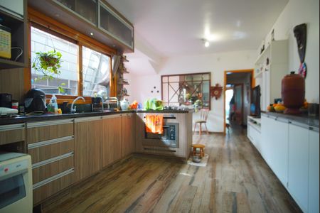 Cozinha de casa à venda com 3 quartos, 250m² em Vila Ipiranga, Porto Alegre