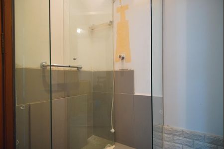 Banheiro Corredor de casa à venda com 3 quartos, 250m² em Vila Ipiranga, Porto Alegre