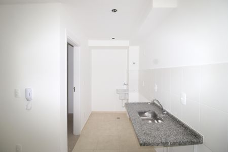 Cozinha e Área de Serviço de apartamento à venda com 2 quartos, 38m² em Vila Carmosina, São Paulo