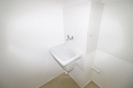 Cozinha e Área de Serviço de apartamento à venda com 2 quartos, 38m² em Vila Carmosina, São Paulo