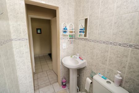 Banheiro de casa à venda com 2 quartos, 110m² em Jardim Stella, Santo André