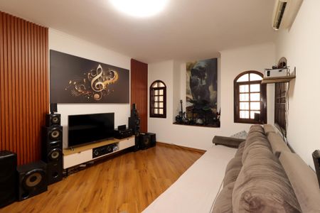Casa para alugar com 4 quartos, 215m² em Jardim Las Vegas, Santo André