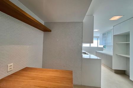 Cozinha de apartamento para alugar com 3 quartos, 156m² em Gávea, Rio de Janeiro