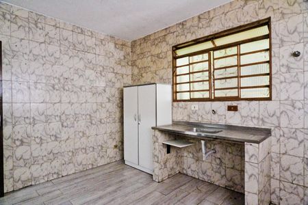 Cozinha de casa para alugar com 2 quartos, 42m² em Vila Amalia (zona Norte), São Paulo