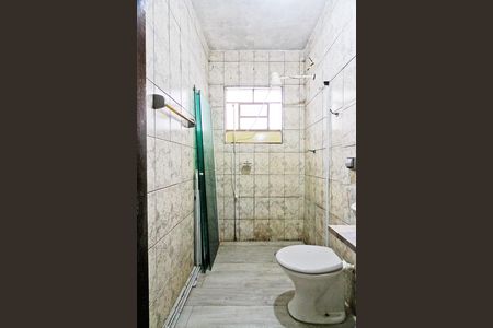 Banheiro de casa para alugar com 2 quartos, 42m² em Vila Amalia (zona Norte), São Paulo