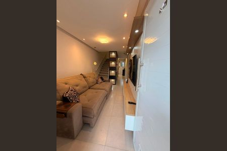 Sala de casa para alugar com 2 quartos, 67m² em Vilamar, Praia Grande