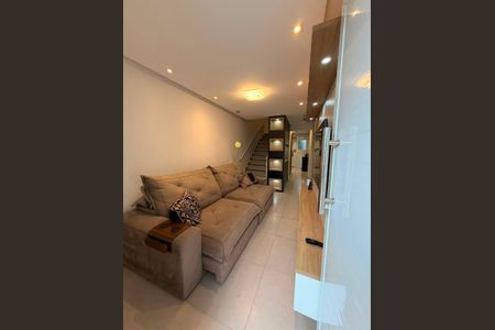 Sala de casa para alugar com 2 quartos, 67m² em Vilamar, Praia Grande