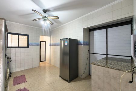 Cozinha de apartamento para alugar com 2 quartos, 97m² em Vila Tupi, Praia Grande