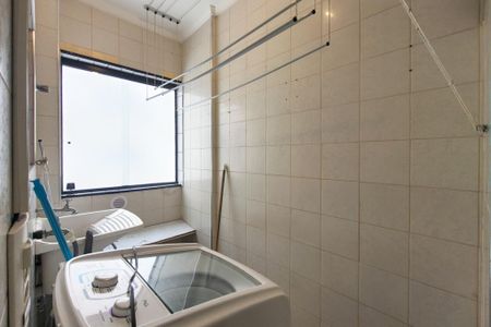 Área de Serviço de apartamento para alugar com 2 quartos, 97m² em Vila Tupi, Praia Grande