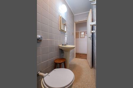 Banheiro social 2 de apartamento à venda com 3 quartos, 115m² em Pinheiros, São Paulo