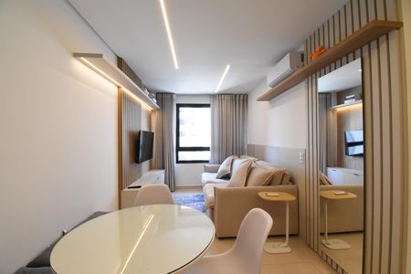 Studio de kitnet/studio para alugar com 1 quarto, 33m² em Centro, Curitiba