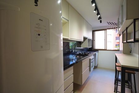 Cozinha de apartamento para alugar com 3 quartos, 70m² em Chácara das Pedras, Porto Alegre