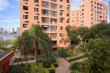 Sala - vista de apartamento para alugar com 3 quartos, 70m² em Chácara das Pedras, Porto Alegre