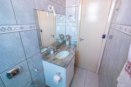 Banheiro de apartamento à venda com 4 quartos, 190m² em Floramar, Belo Horizonte