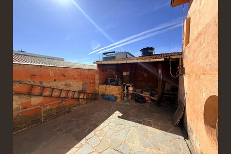 Área externa de casa à venda com 5 quartos, 300m² em Carlos Prates, Belo Horizonte