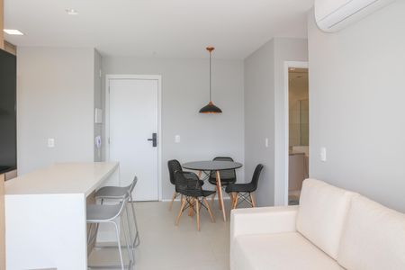 Sala de apartamento para alugar com 2 quartos, 52m² em Vila Anastácio, São Paulo