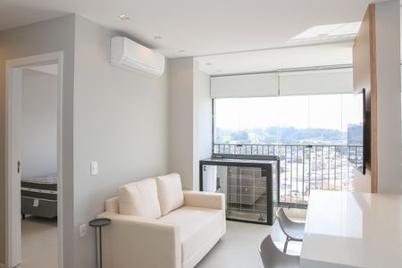 Sala de apartamento para alugar com 2 quartos, 52m² em Vila Anastácio, São Paulo