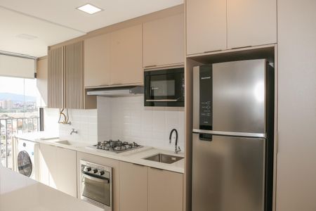 Cozinha e Área de Serviço de apartamento para alugar com 2 quartos, 52m² em Vila Anastácio, São Paulo