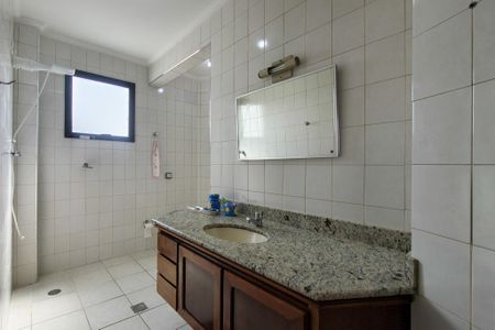 Banheiro 2 de apartamento para alugar com 4 quartos, 220m² em Cidade Ocian, Praia Grande