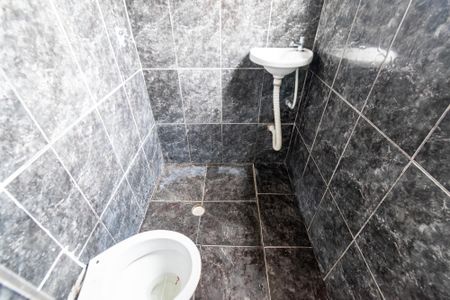Banheiro de casa para alugar com 3 quartos, 49m² em Cidade Ademar, São Paulo