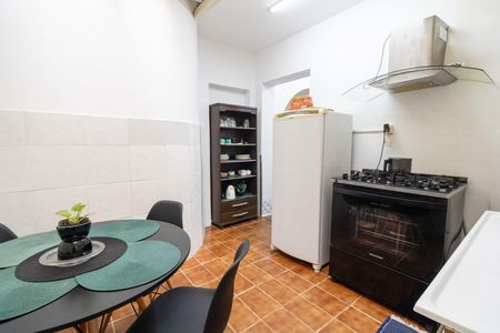 Cozinha de apartamento para alugar com 3 quartos, 87m² em Menino Deus, Porto Alegre