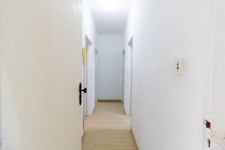 Corredor de apartamento para alugar com 3 quartos, 87m² em Menino Deus, Porto Alegre