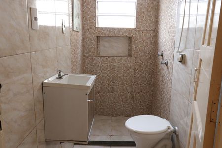 Banheiro de casa para alugar com 2 quartos, 70m² em Cidade Ademar, São Paulo