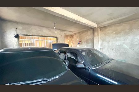 Garagem de casa à venda com 4 quartos, 171m² em Jardim Presidente Dutra, Guarulhos
