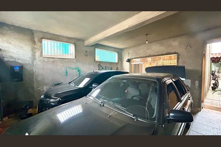 Garagem de casa à venda com 4 quartos, 171m² em Jardim Presidente Dutra, Guarulhos