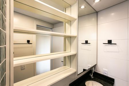 Banheiro de apartamento para alugar com 1 quarto, 26m² em Lapa, São Paulo