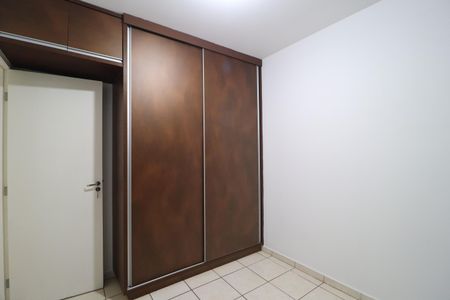 Quarto 1 de apartamento para alugar com 2 quartos, 55m² em Shopping Park, Uberlândia
