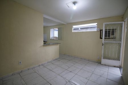 Sala de casa para alugar com 2 quartos, 40m² em Taquara, Rio de Janeiro
