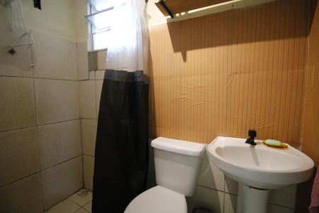 Banheiro de casa para alugar com 2 quartos, 40m² em Taquara, Rio de Janeiro