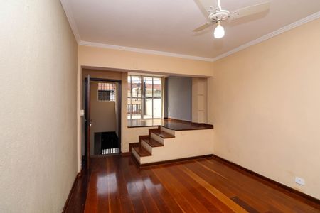 Casa para alugar com 2 quartos, 95m² em Jardim Santa Rosa, Taboão da Serra