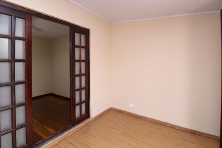 Quarto 2 de casa para alugar com 2 quartos, 95m² em Jardim Santa Rosa, Taboão da Serra