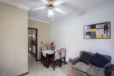Casa à venda com 2 quartos, 83m² em Arvoredo, Contagem