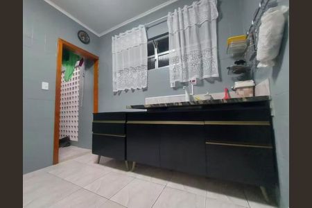 Cozinha de apartamento para alugar com 2 quartos, 966m² em Parque Enseada, Guarujá
