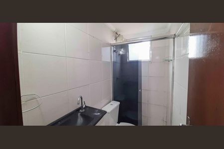 Banheiro de apartamento para alugar com 2 quartos, 50m² em Vila dos Remedios, Osasco