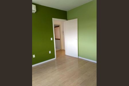 Quarto de apartamento para alugar com 2 quartos, 53m² em Navegantes, Porto Alegre