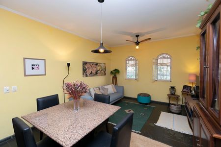 SALA de casa à venda com 4 quartos, 312m² em Vila Madalena, Campinas