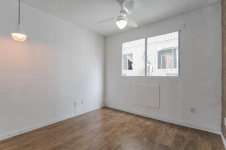 Sala de apartamento para alugar com 2 quartos, 44m² em Mário Quintana, Porto Alegre